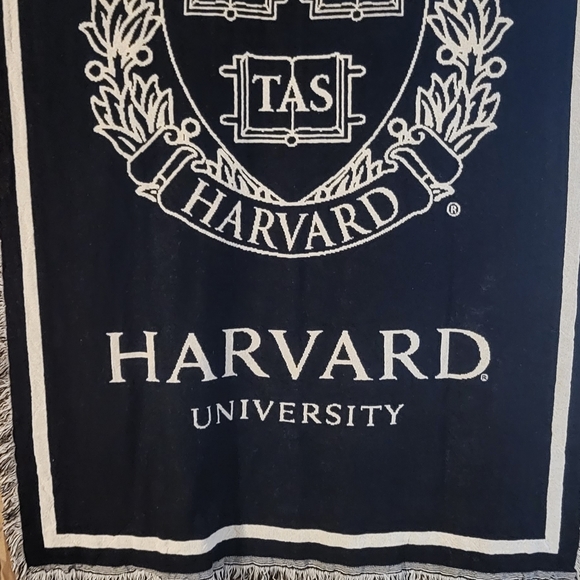 Harvard Throw 47X67 - Picture 2 of 7